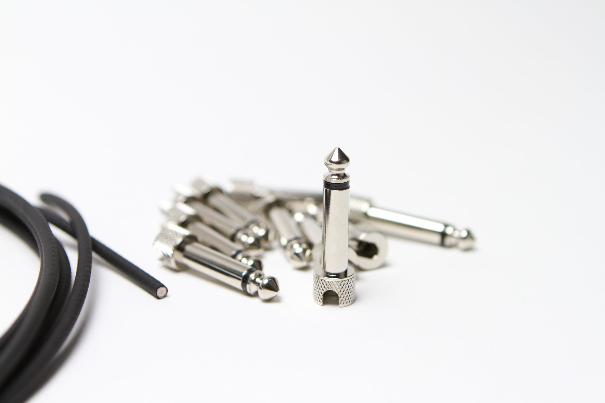 Solderless guitar cable top
